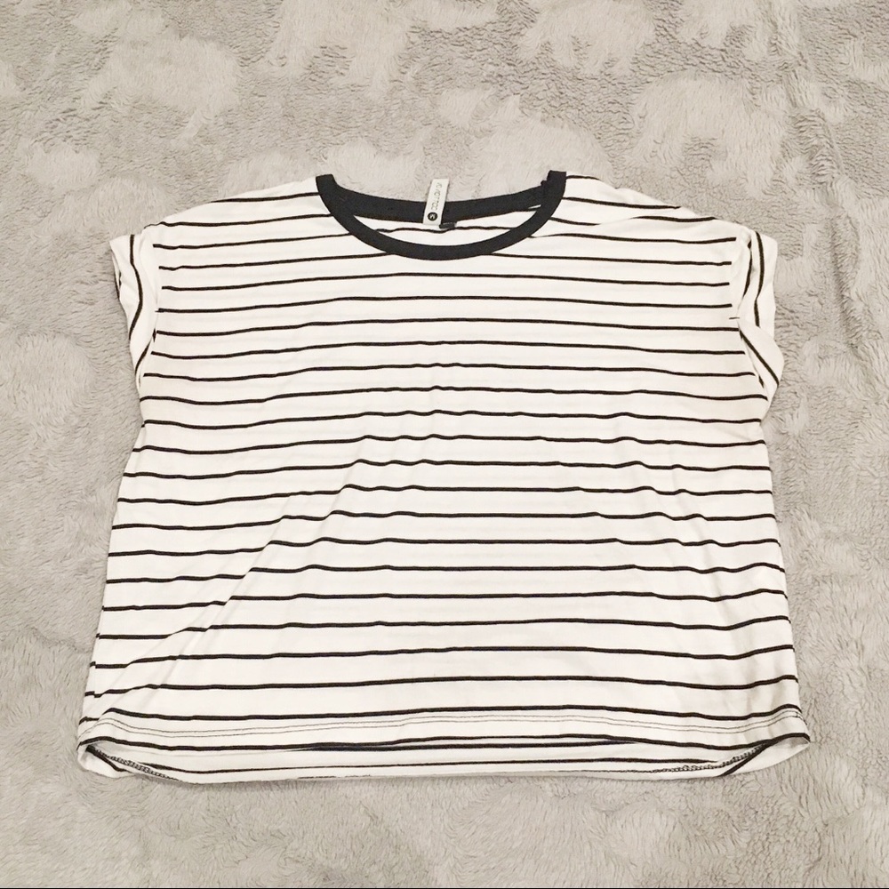 COTTON ON • Black/white Striped Cropped Top